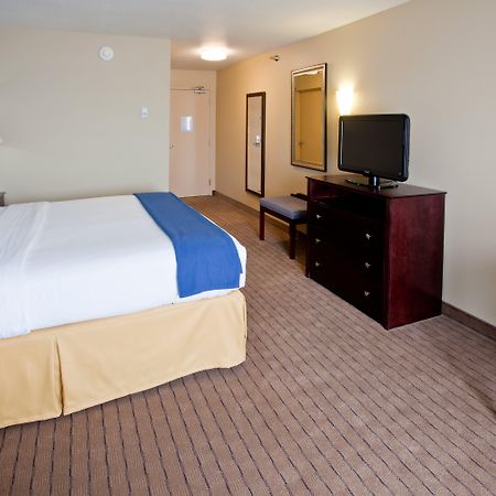 Holiday Inn Express Hotel & Suites Shelbyville By Ihg Rom bilde