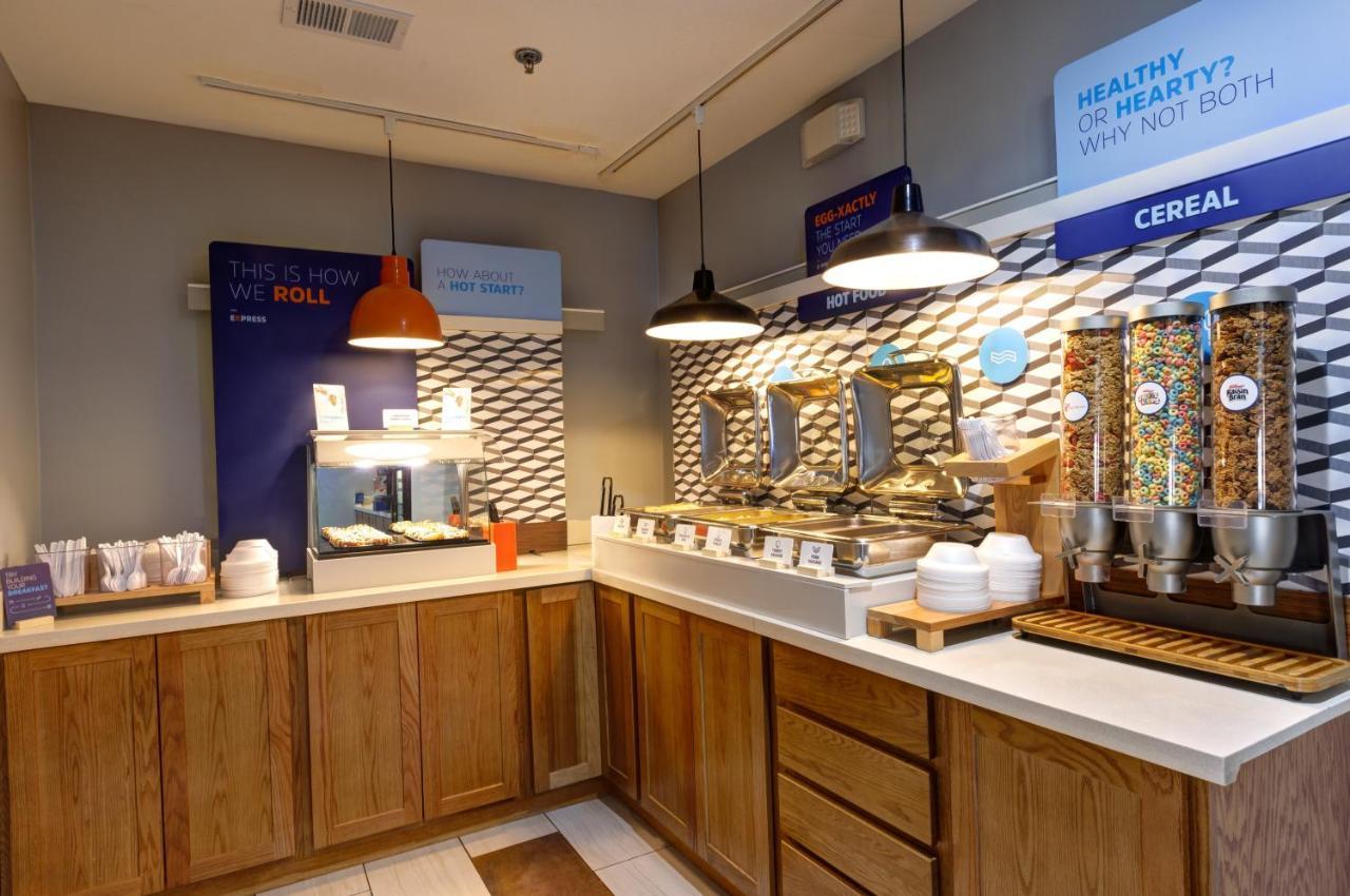 Holiday Inn Express Hotel & Suites Shelbyville By Ihg Eksteriør bilde