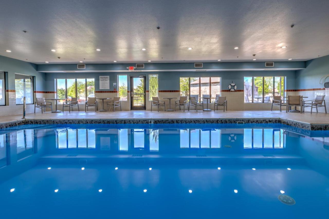 Holiday Inn Express Hotel & Suites Shelbyville By Ihg Eksteriør bilde